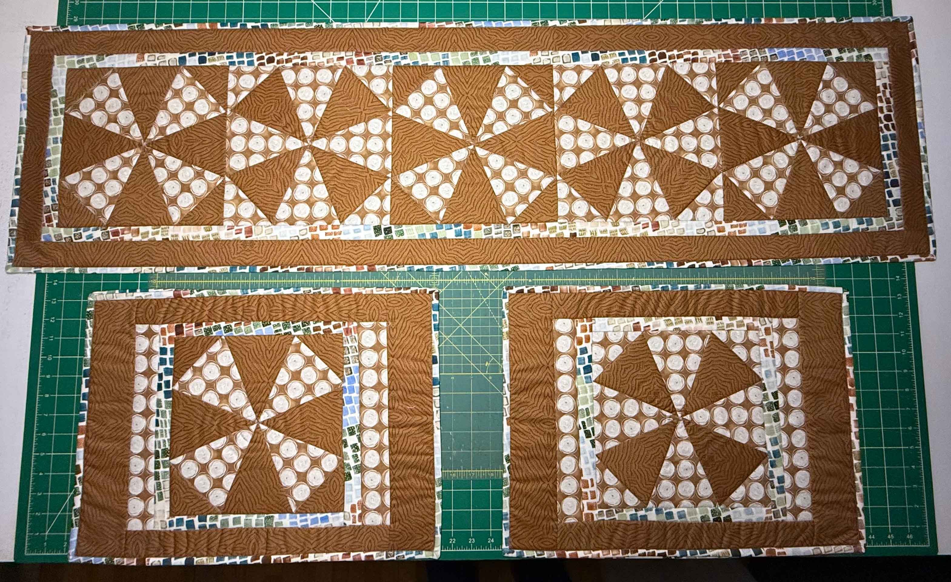 Vintage/Modern With Placemat Set