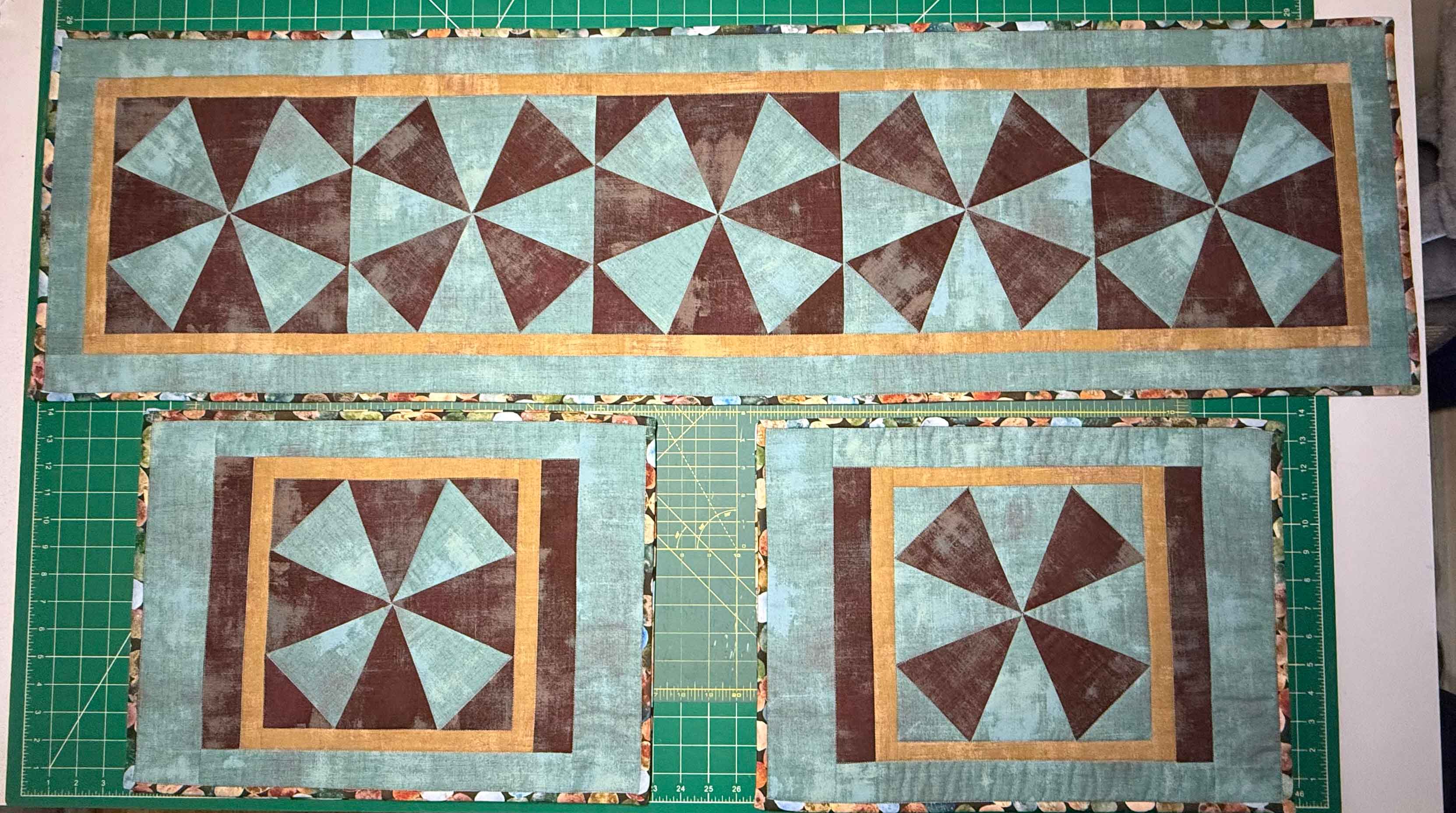 Retro Modern Runner and Placemats